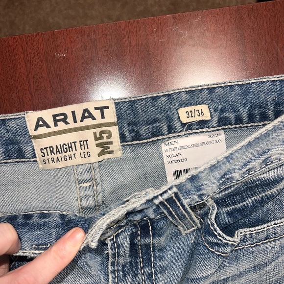 Ariat Men's Classic Straight Blue Jeans - Picture 2 of 6